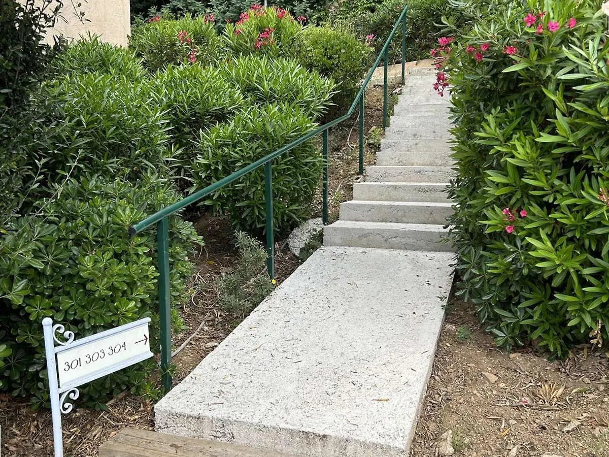 Appartement Climatise 2 Pieces Avec Piscine Et Parking Securise - Fr-1-226-524 Roquebrune-sur-Argens France