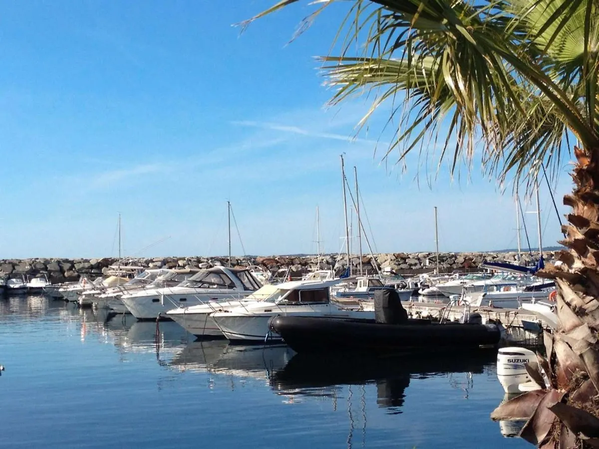 Apartment Appartement Climatise 2 Pieces Avec Piscine Et Parking Securise - Fr-1-226-524 Roquebrune-sur-Argens France