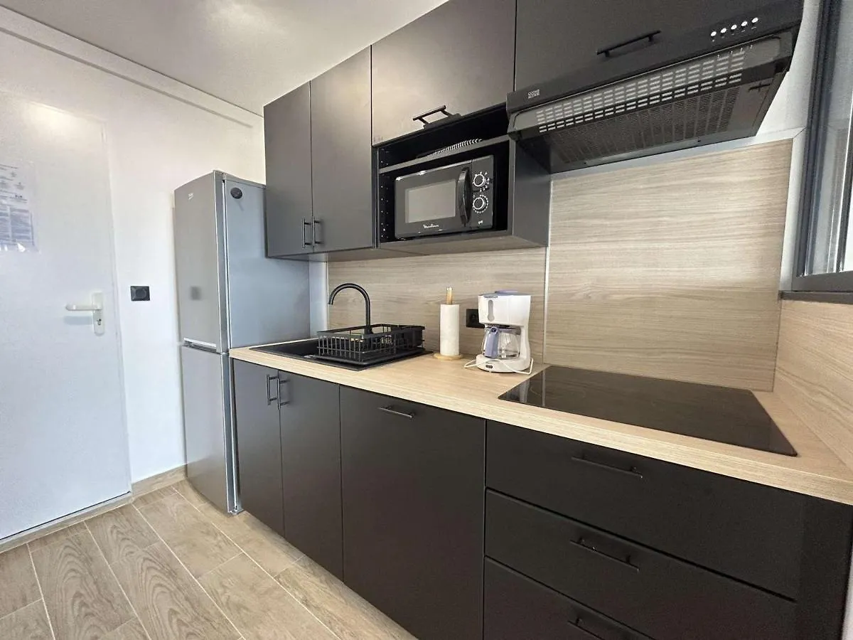 Appartement Climatise 2 Pieces Avec Piscine Et Parking Securise - Fr-1-226-524 Roquebrune-sur-Argens Apartment