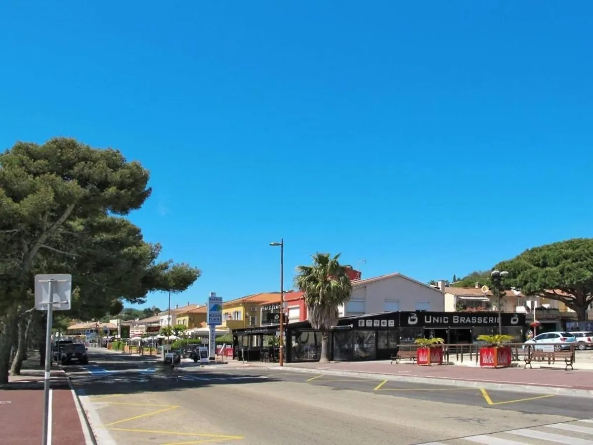 Appartement Climatise 2 Pieces Avec Piscine Et Parking Securise - Fr-1-226-524 Roquebrune-sur-Argens 0*,  France