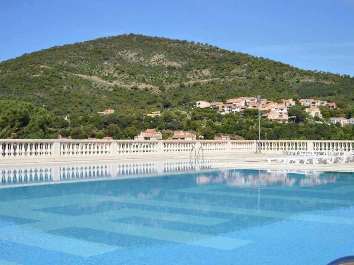 Appartement Climatise 2 Pieces Avec Piscine Et Parking Securise - Fr-1-226-524 Roquebrune-sur Argens Apartment
